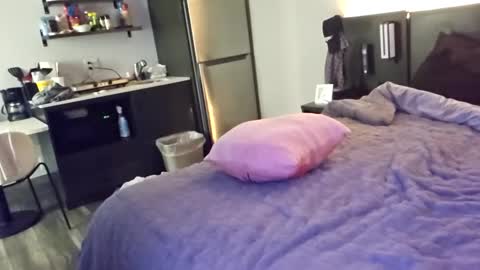 tarzansheadqueen online show from September 12, 7:54 am