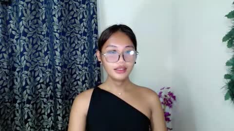 Snapshot of tashaa_09 chatting on September 13, 4:09 pm call me tashaa online show from September 13, 4:09 pm