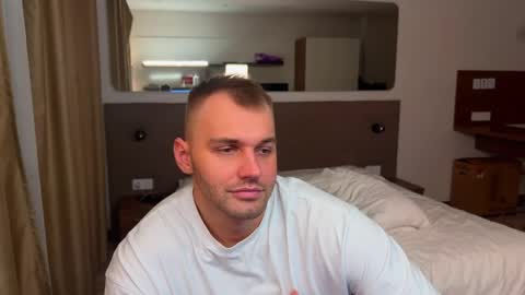 My shows 2100500 UTC3 online show from November 19, 6:39 pm