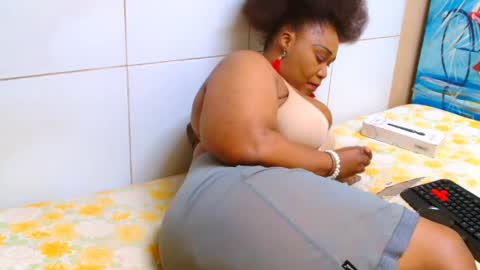 tastybootyxoxo online show from June 23, 4:57 pm