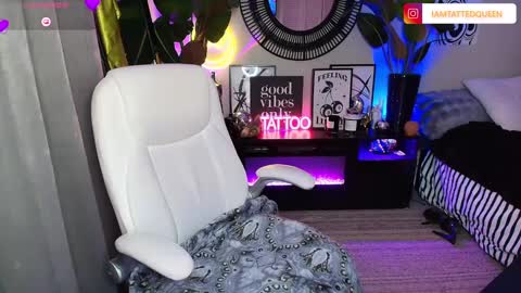 Snapshot of tatted_vixen chatting on January 20, 11:32 pm Tatted Queen online show from January 20, 11:32 pm