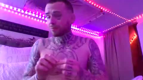 tattedtwinkwywy online show from March 29, 5:31 am