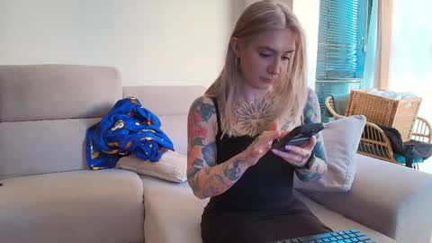 tattoobbgirl online show from March 23, 1:38 pm