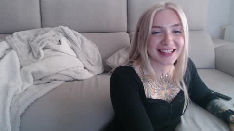 tattoobbgirl online show from September 30, 1:32 pm