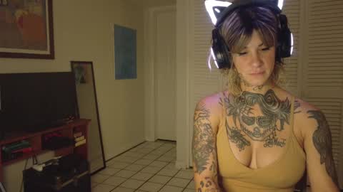 Snapshot of tattooed_natalia chatting on February 7, 9:37 am Natalia 3 online show from February 7, 9:37 am