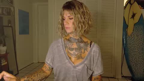 Snapshot of tattooed_natalia chatting on September 17, 8:40 am Natalia 3 online show from September 17, 8:40 am