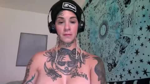 Snapshot of tattooed_natalia chatting on January 6, 9:30 am Natalia 3 online show from January 6, 9:30 am