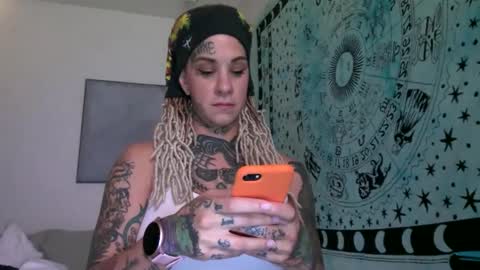 Snapshot of tattooed_natalia chatting on January 10, 9:44 am Natalia 3 online show from January 10, 9:44 am