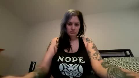 tattooedbratt46 online show from December 17, 12:45 pm