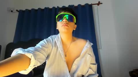 taveko_soler online show from April 6, 7:04 pm