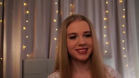 Taya online show from May 14, 5:00 pm