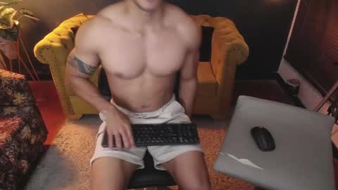 Tayler online show from November 27, 2:19 am