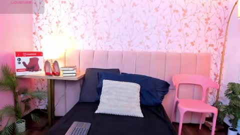 Taylor Bennet online show from June 1, 12:06 pm