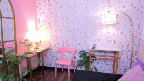 Taylor Bennet online show from April 7, 11:34 am