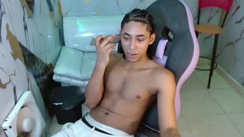 Taylor online show from March 18, 1:44 am