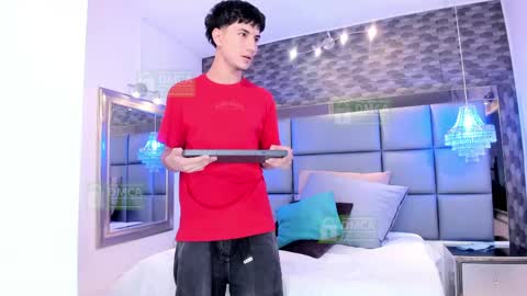 taylor_brooks_ online show from May 1, 11:37 am