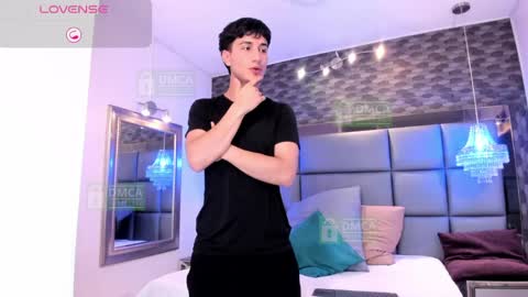 taylor_brooks_ online show from April 23, 8:21 pm