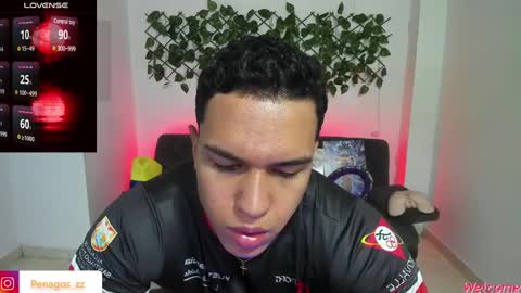Snapshot of taylor_johnn chatting on January 7, 2:08 pm Penagos zz    online show from January 7, 2:08 pm