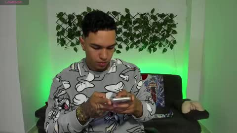 Snapshot of taylor_johnn chatting on December 29, 2:21 pm Penagos zz    online show from December 29, 2:21 pm