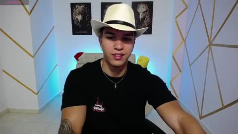 Snapshot of taylor_johnn chatting on January 17, 11:51 pm Penagos zz    online show from January 17, 11:51 pm