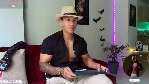 Snapshot of taylor_johnn chatting on October 25, 3:12 pm Penagos zz    online show from October 25, 3:12 pm