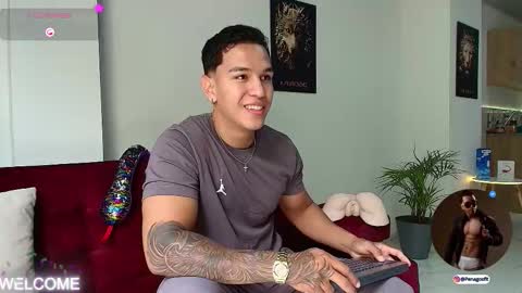 Snapshot of taylor_johnn chatting on September 21, 3:16 pm Penagos zz    online show from September 21, 3:16 pm