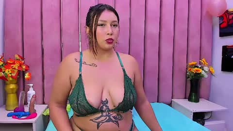taylorbigass online show from April 2, 3:03 am