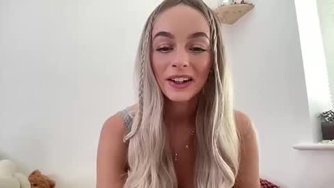 Taylor online show from November 20, 10:25 am