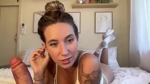 Taylor online show from November 21, 2:20 am