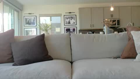 Taylor Rae online show from May 31, 1:15 am