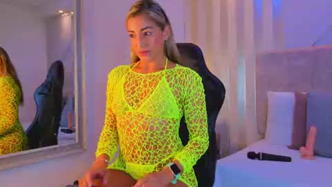 tayra online show from July 12, 7:28 pm