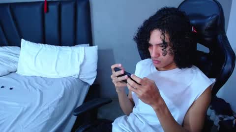 Tayron online show from February 14, 5:59 pm