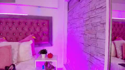 Sofia online show from December 4, 1:44 pm