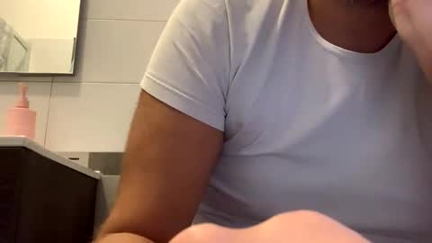 Tbest1986 online show from October 21, 7:24 am