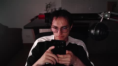 Teo independent model online show from March 5, 3:04 am