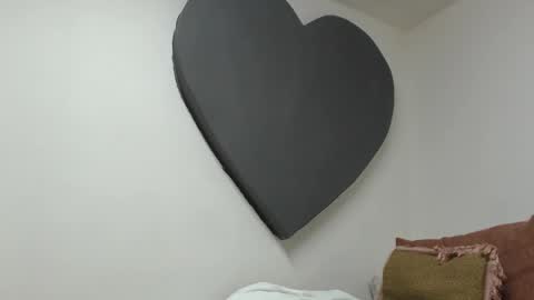 ALICIA--- online show from December 3, 7:31 am