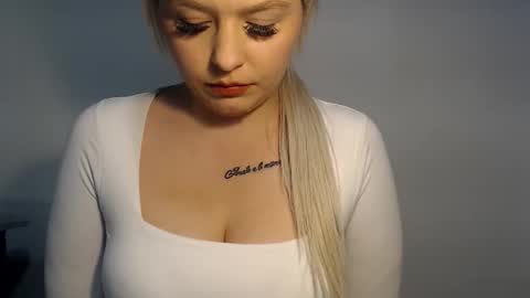 Teeyara  online show from January 6, 6:01 pm