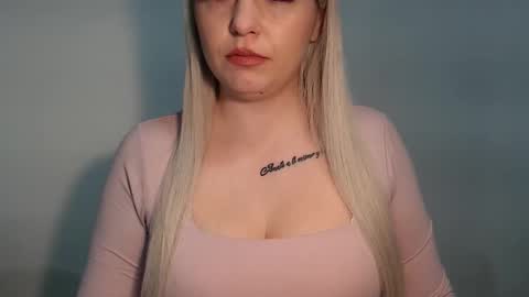 Teeyara  online show from February 6, 10:45 pm