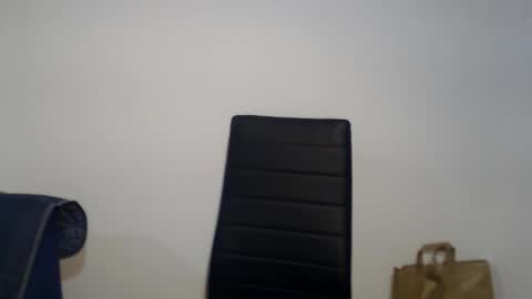 Teeyara  online show from November 12, 6:54 pm