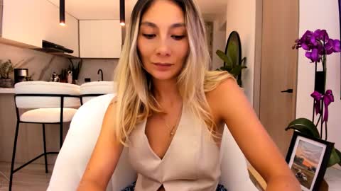 Amy No penetration Virgiin giirl online show from March 2, 4:07 am