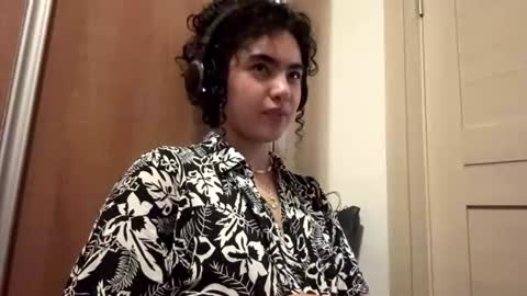 Kelly online show from June 23, 9:28 am