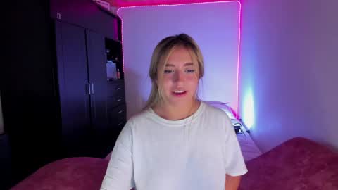 Sara online show from April 11, 5:12 am