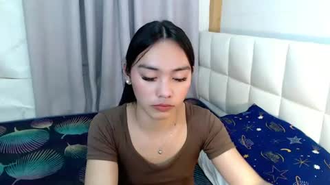 YOGIRL MAXINE online show from July 6, 3:03 pm