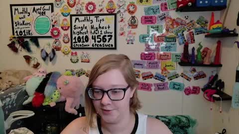 Pixie and Tentacle Overlord online show from April 13, 10:25 pm