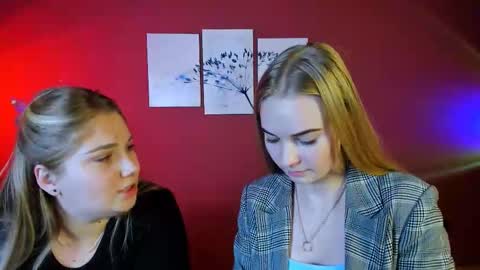 Snapshot of tereza_moon chatting on October 23, 3:35 pm Youre Tereza online show from October 23, 3:35 pm