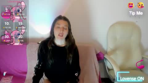 Snapshot of tesa_cute chatting on October 24, 2:23 am tesa online show from October 24, 2:23 am