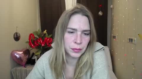Snapshot of tessadaybreak chatting on February 15, 5:07 pm tessadaybreak online show from February 15, 5:07 pm
