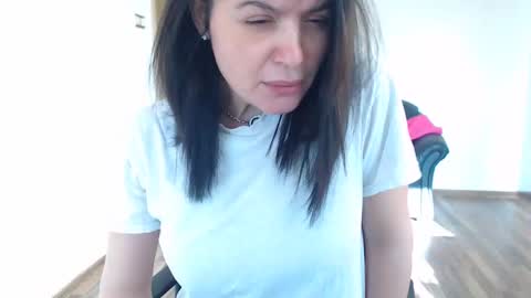 naughty tess online show from January 18, 9:45 am