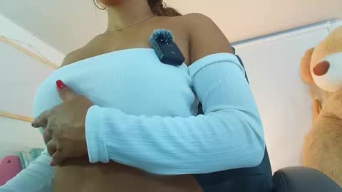 texas_curvykitten online show from February 14, 9:12 am