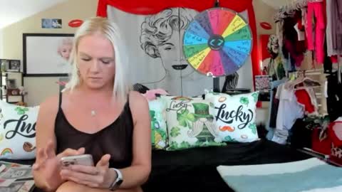 peachy online show from March 11, 7:47 pm